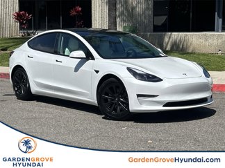 Used 2021 Tesla Model 3 Standard Range Plus image 1