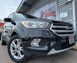 Used 2018 Ford Escape SE image 1