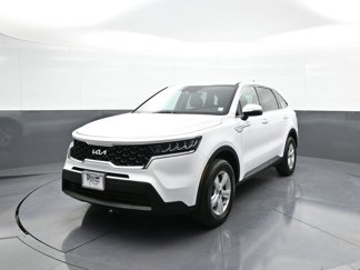 Certified 2022 Kia Sorento LX image 1