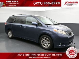 Used 2013 Toyota Sienna XLE image 1