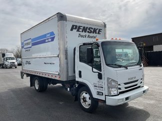Used 2021 Isuzu NPR image 1