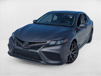 Used 2021 Toyota Camry SE image 1