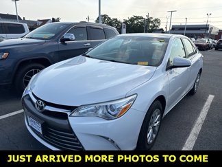 Used 2017 Toyota Camry LE image 1