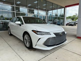 Used 2020 Toyota Avalon Limited image 1