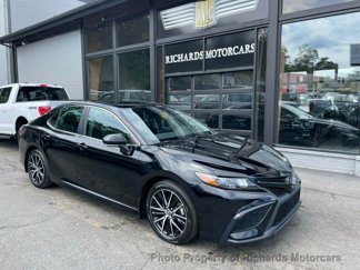 Used 2024 Toyota Camry SE image 1