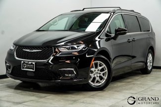 Used 2022 Chrysler Pacifica Touring-L image 1