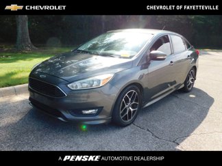 Used 2016 Ford Focus SE w/ SE Sport Package image 1