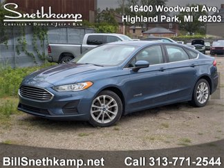 Used 2019 Ford Fusion SE image 1