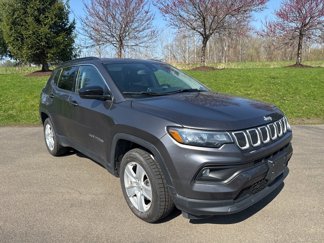 Used 2022 Jeep Compass Latitude image 1