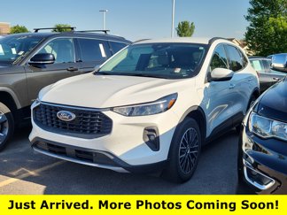 Used 2023 Ford Escape SE image 1