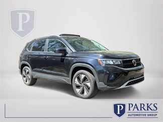 Used 2024 Volkswagen Taos SE image 1