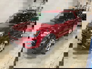 Used 2017 Ford Explorer XLT w/ Equipment Group 202A image 1
