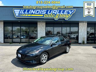 Used 2021 Hyundai Elantra SE image 1