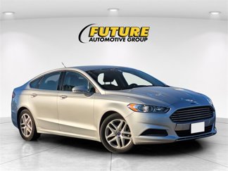 Used 2016 Ford Fusion SE image 1