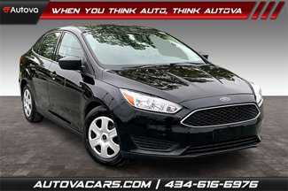 Used 2017 Ford Focus S image 1