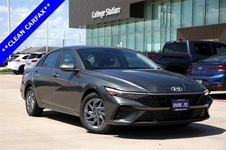 Used 2024 Hyundai Elantra SEL image 1