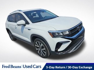 Used 2022 Volkswagen Taos SE image 1