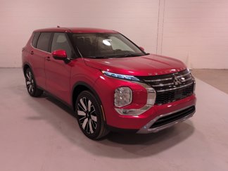 New 2025 Mitsubishi Outlander SE image 1