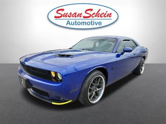 Used 2018 Dodge Challenger SXT w/ Blacktop Package image 1