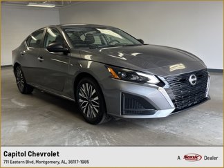 Used 2024 Nissan Altima 2.5 SV image 1