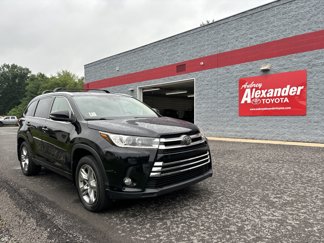 Used 2017 Toyota Highlander Limited image 1