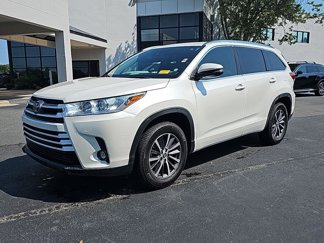 Used 2018 Toyota Highlander XLE image 1