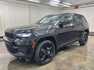New 2025 Jeep Grand Cherokee Laredo image 1