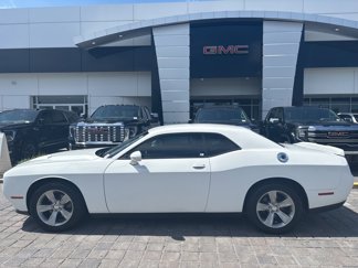 Used 2019 Dodge Challenger SXT image 1