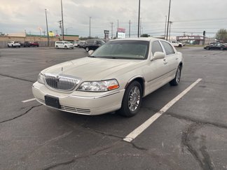 Used 2006 Lincoln Town Car Designer Series image 1