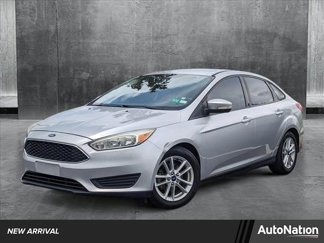 Used 2015 Ford Focus SE image 1
