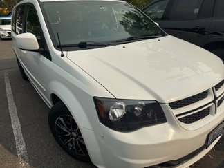Used 2017 Dodge Grand Caravan GT image 1