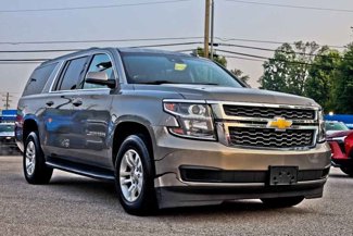 Used 2019 Chevrolet Suburban LT image 1