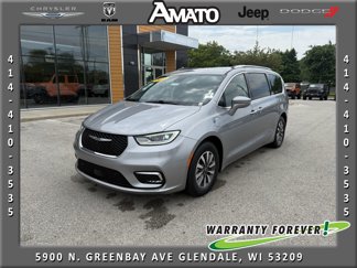 Used 2021 Chrysler Pacifica Touring-L image 1