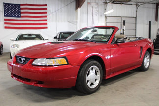 Used 2000 Ford Mustang Convertible image 1
