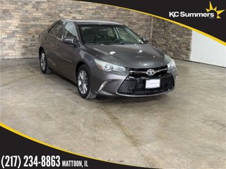 Used 2016 Toyota Camry SE image 1