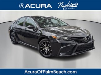 Used 2021 Toyota Camry SE image 1