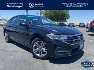 Certified 2022 Volkswagen Jetta SE image 1