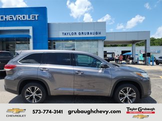 Used 2018 Toyota Highlander LE image 1