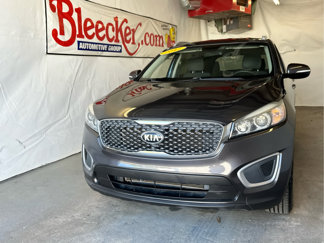 Used 2017 Kia Sorento LX image 1