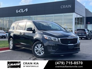 Used 2017 Kia Sedona LX w/ LX Essentials Premium Package image 1