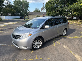 Used 2012 Toyota Sienna LE image 1