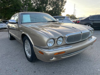 Used 1998 Jaguar XJ8 L image 1