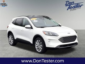 Used 2022 Ford Escape Titanium image 1