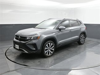 Used 2022 Volkswagen Taos SE image 1