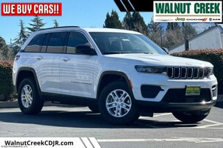 New 2025 Jeep Grand Cherokee Laredo image 1