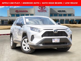 Used 2022 Toyota RAV4 LE image 1