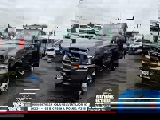 Used 2004 Ford F550 2WD Regular Cab Super Duty image 1