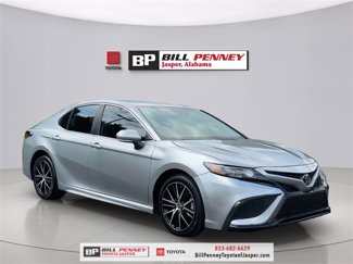 Used 2024 Toyota Camry SE image 1