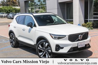 Certified 2025 Volvo XC40 B5 Plus image 1