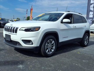 Certified 2019 Jeep Cherokee Latitude Plus w/ Cold Weather Group image 1